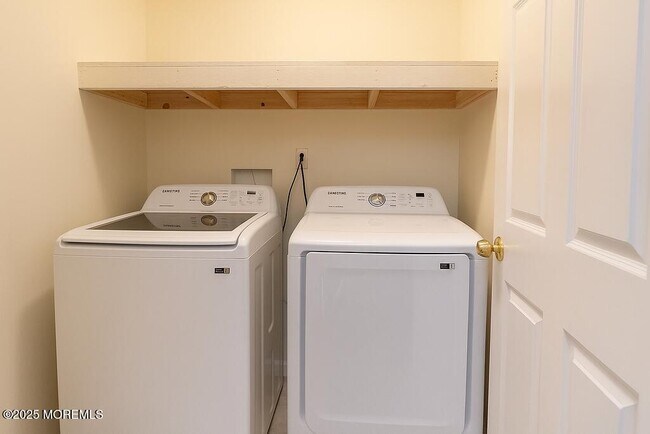 Building Photo - 268 NJ-36