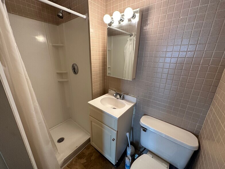 Building Photo - 375 Dorchester St