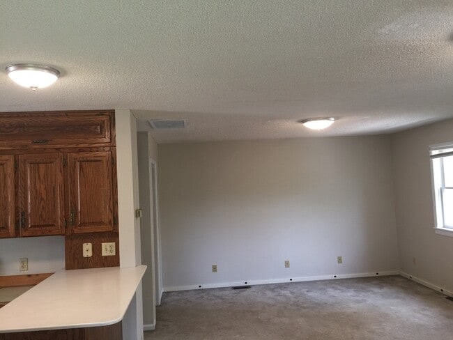 Building Photo - Great Studio Style Home!! Near Downtown!