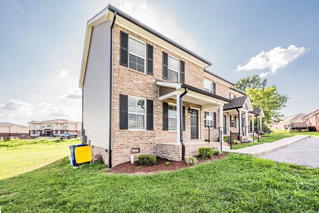 Building Photo - 195 Creekwood Ave