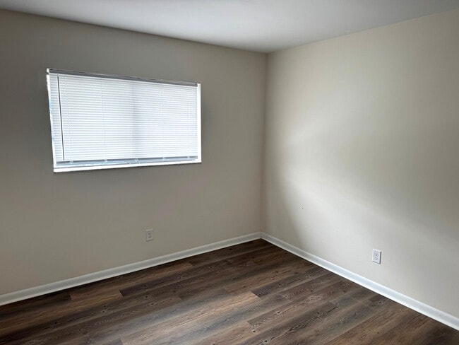 Building Photo - 4491 Holly Tree Rd