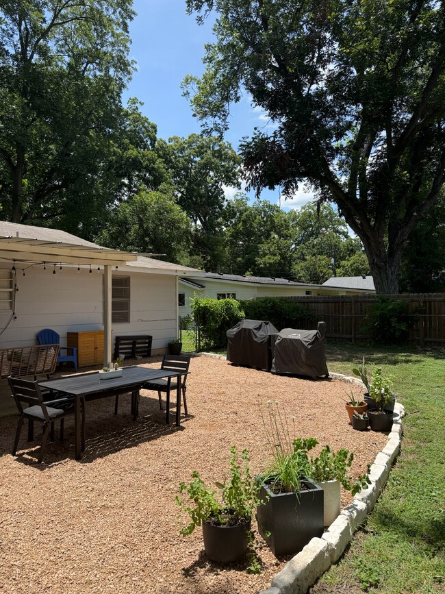 Building Photo - 2159 Gruene Rd