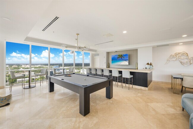 Building Photo - 511 SE 5 Ave