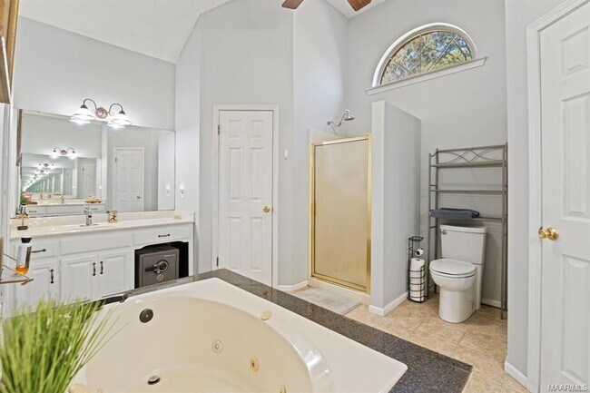 Building Photo - 566 New Bingham Dr