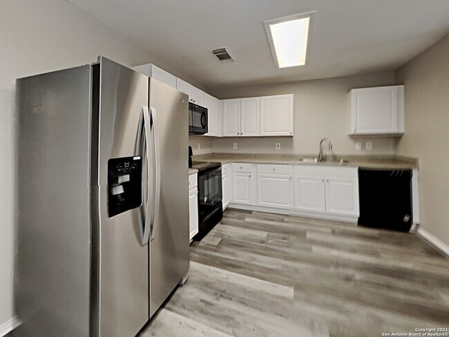 Building Photo - 1111 Ranger Peak