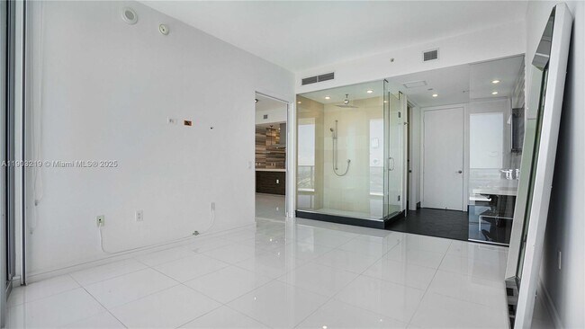 Building Photo - 1100 Biscayne Blvd