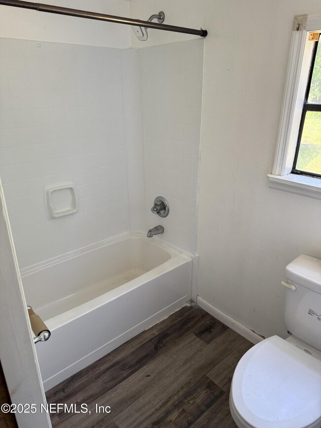 Building Photo - 3255 CR 208