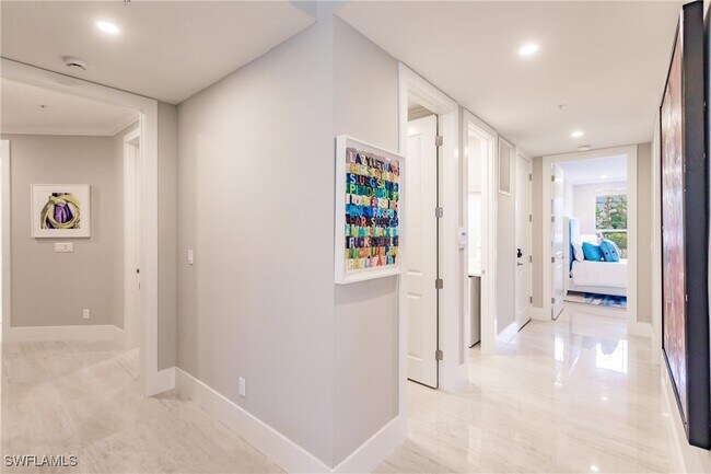 Building Photo - 181 Colonade Cir