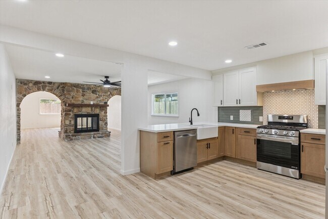 Building Photo - 3411 80th St