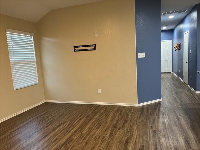 Building Photo - 104 Granville Ct