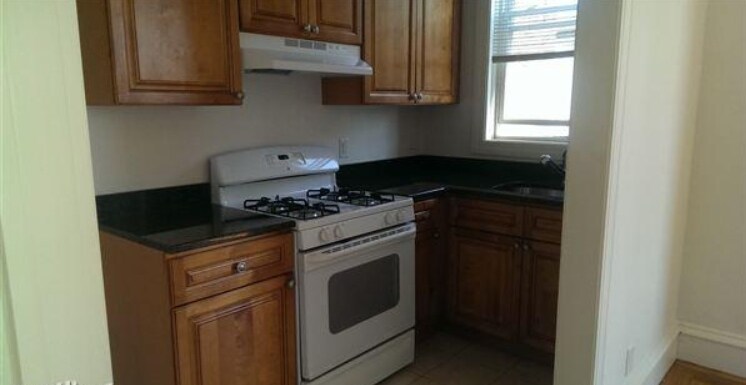 Building Photo - 226 Gano St