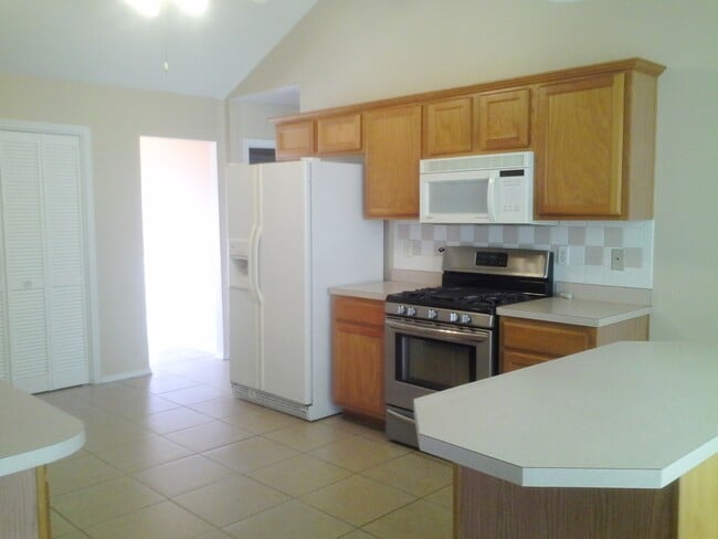 Building Photo - 369 Riverchase Blvd