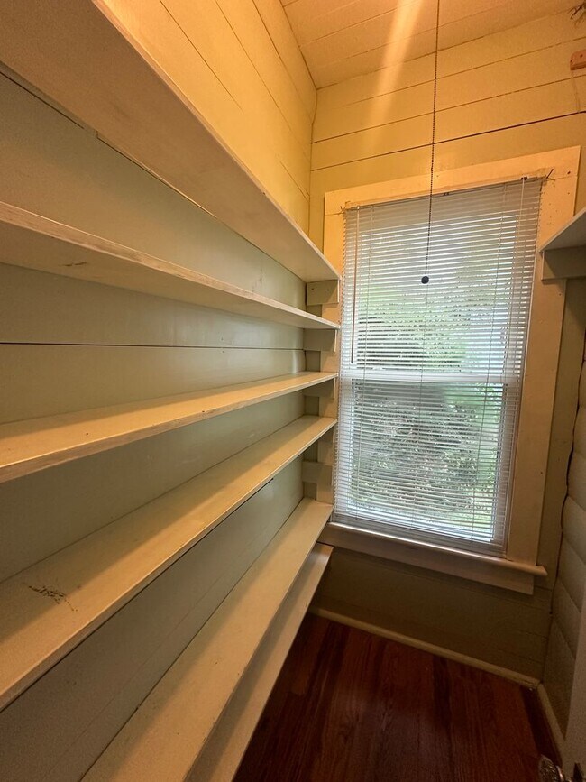 Building Photo - Gorgeous 3 Bed 2 Bath Haymount Home