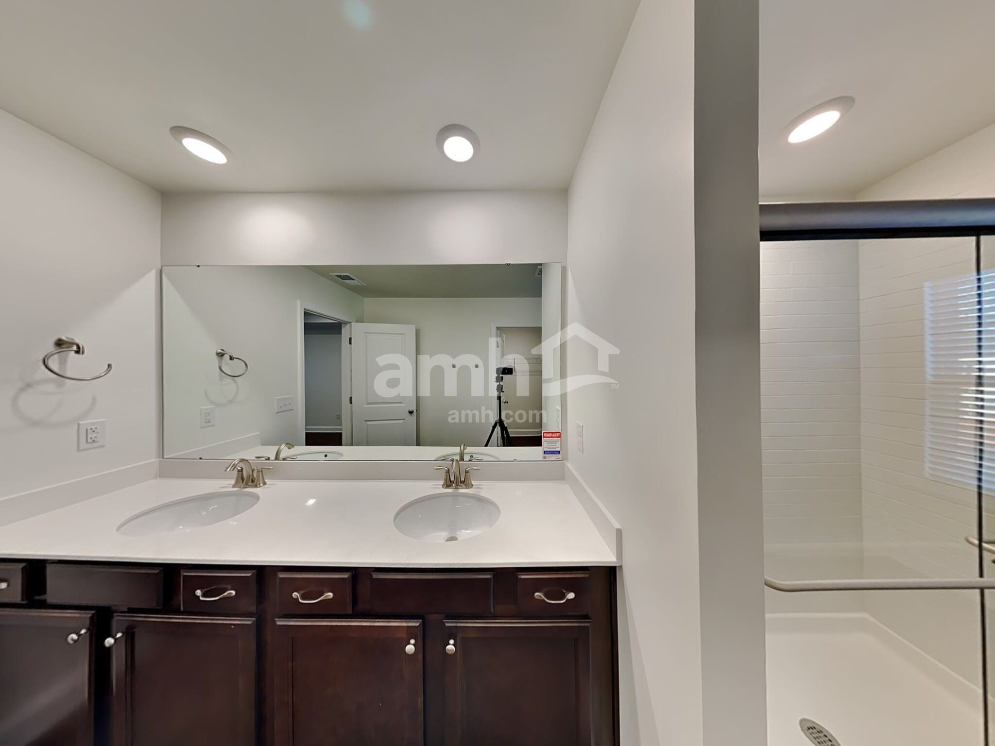 Building Photo - 618 Rivermist Dr