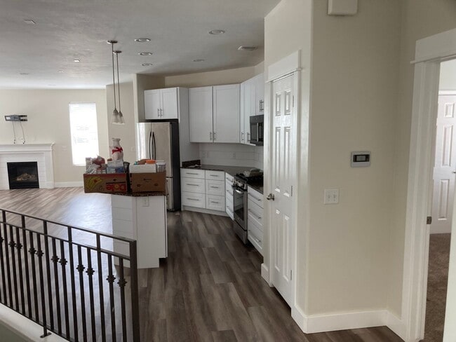 Building Photo - Beautiful Home in Highly Desired Daybreak Location!