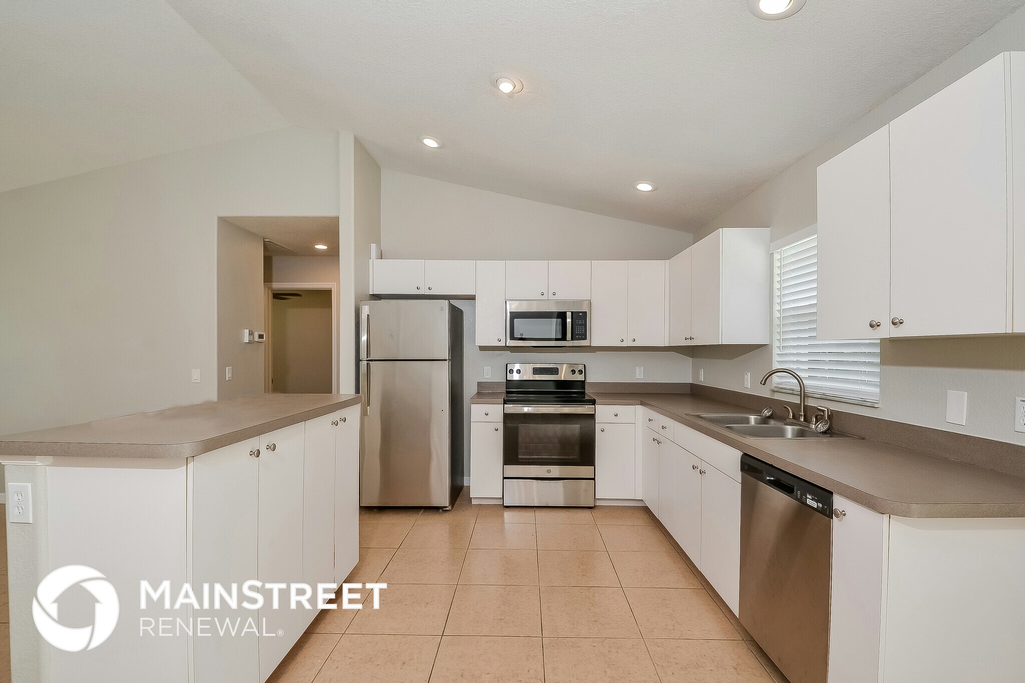 Building Photo - 3858 N Chamberlain Blvd