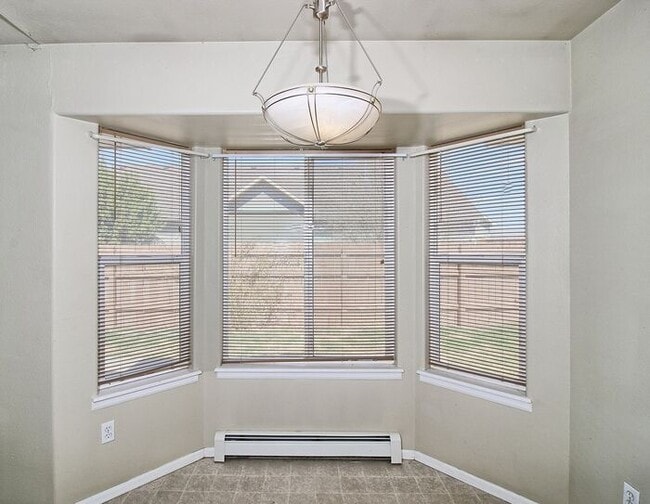 Building Photo - Beautiful 3 bedroom Fruita Home