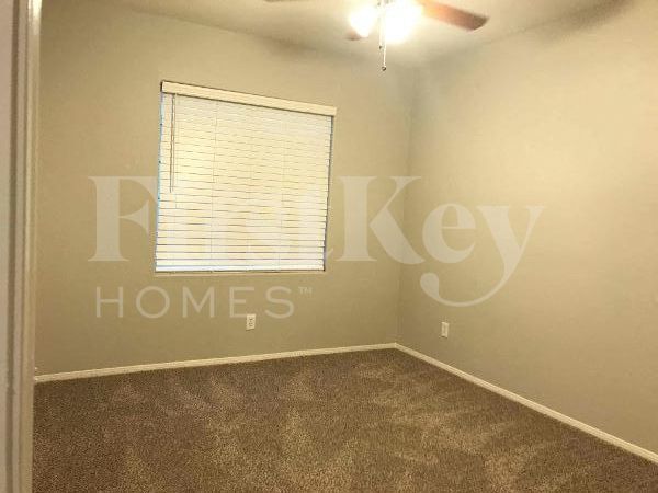 Building Photo - 10828 Avenzano St