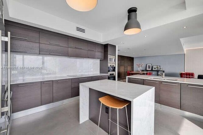 Building Photo - 900 Biscayne Blvd