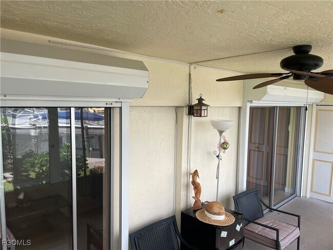 Building Photo - 1730 Sandy Cir