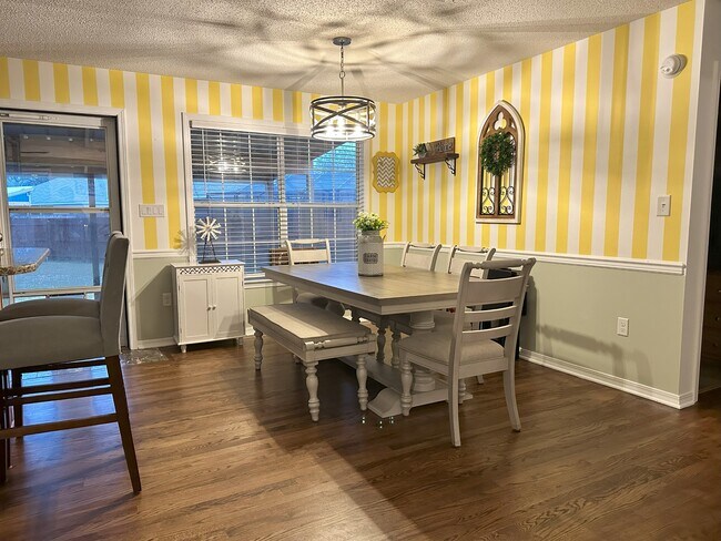 Building Photo - 292 Grandview Ave