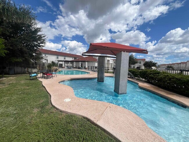 Building Photo - 7615 Laguna Del Mar Ct