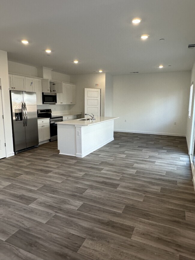 Building Photo - 4417 Hampton Wy