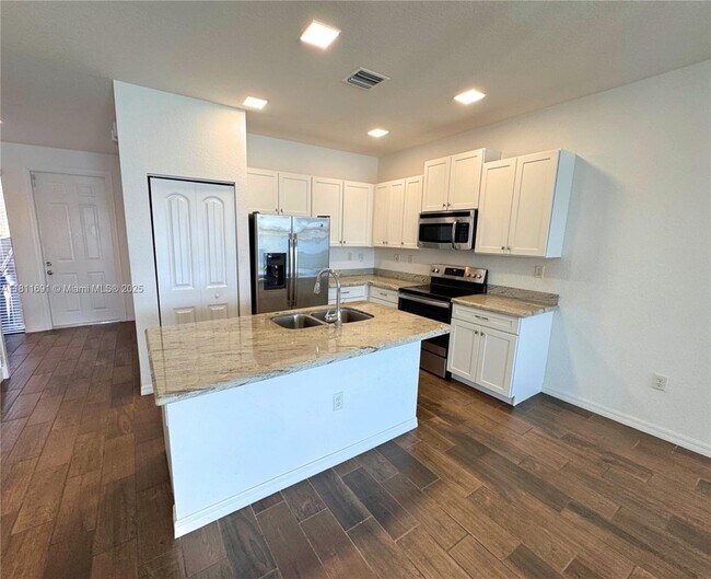 Building Photo - 1071 NW 33rd Manor