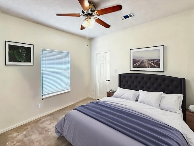 Building Photo - 6717 Smallwood Dr