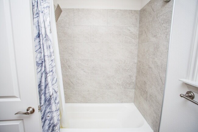 Building Photo - Wonderful 4/2 in Iron Horse in Wolfforth!