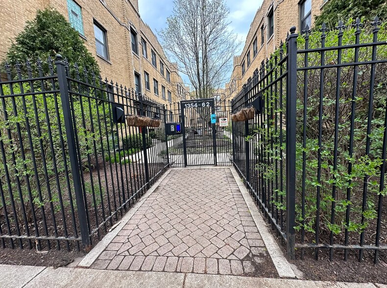 Building Photo - 1360 W Estes Ave