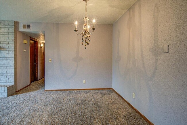 Building Photo - 3200 W Britton Rd