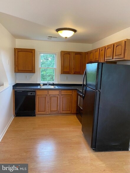 Building Photo - 14480 Woodstar Ct