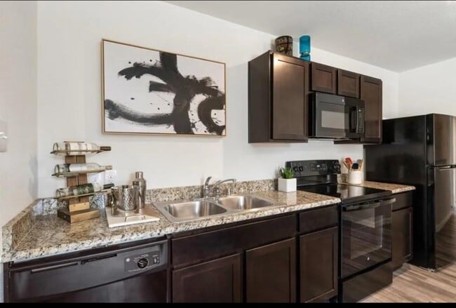 Building Photo - 7929 Ethel St