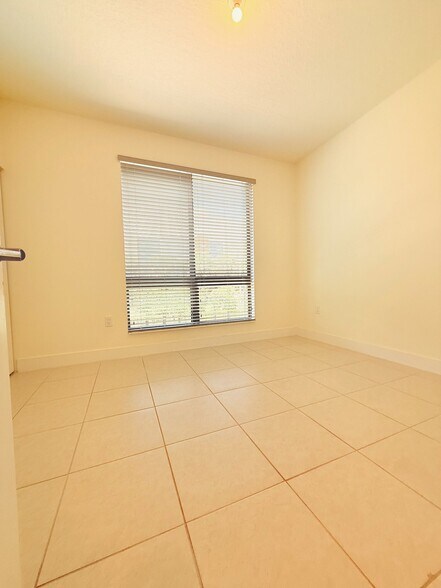 Building Photo - 8001 NW 41st St