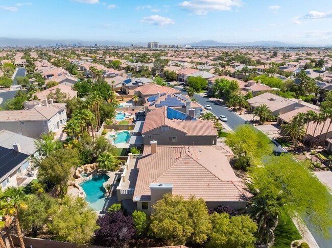 Building Photo - Beautiful Three Story, Five Bedroom Home with Lagoon Style Pool and Spa