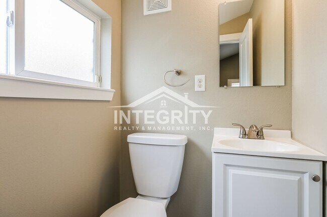 Building Photo - 3622 W 29th Ave