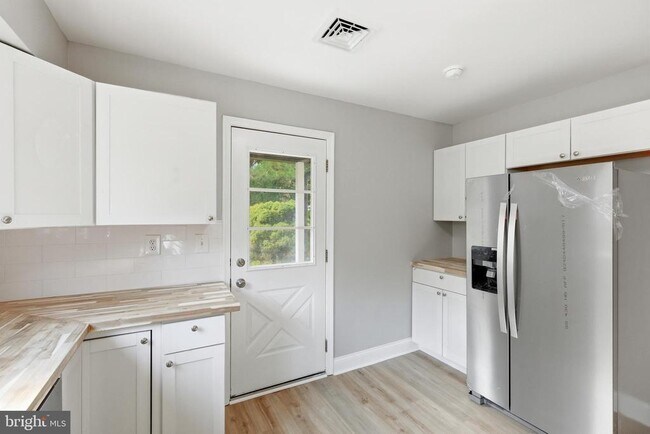 Primary Photo - 48925 Chisleytown Rd