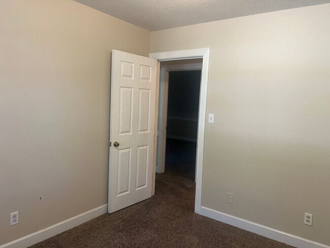 Building Photo - 3 Bedroom House-Nash Co