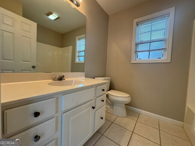 Building Photo - 201 Brookstone Dr SW