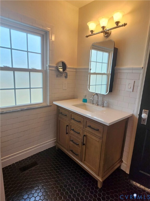 Building Photo - 4810 Grove Ave