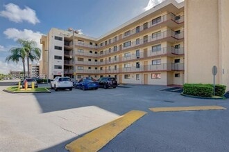 Building Photo - 9915 W Okeechobee Rd