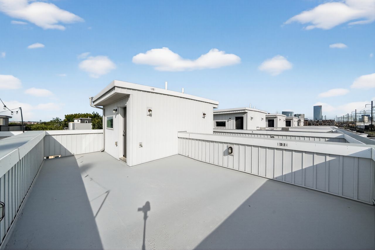 Building Photo - 1518 S 25th St