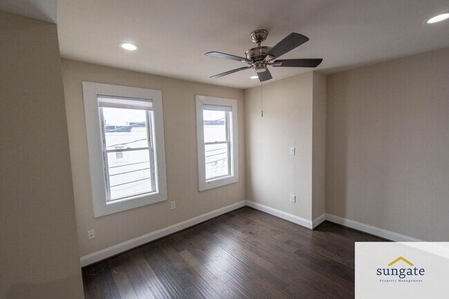 Building Photo - 442 N Linwood Ave