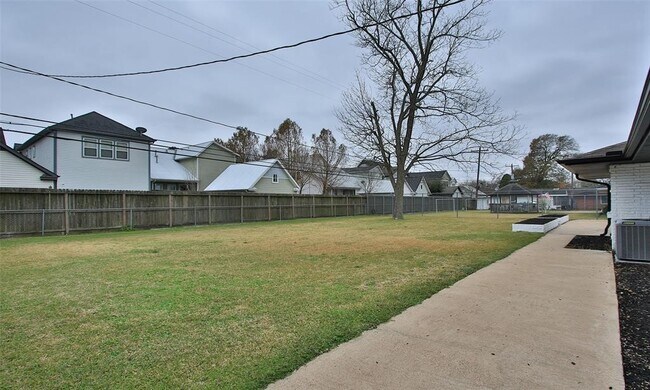 Building Photo - 8741 Blankenship Dr
