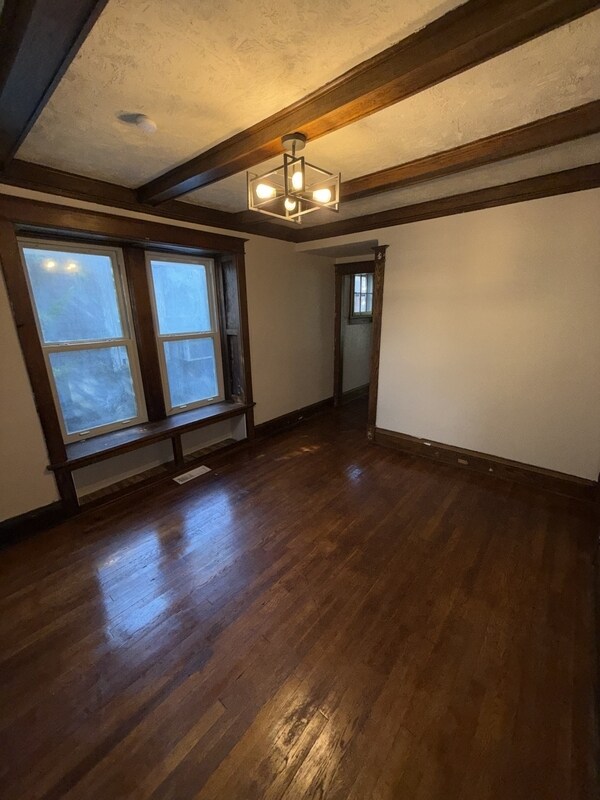 Building Photo - 307 White Ave