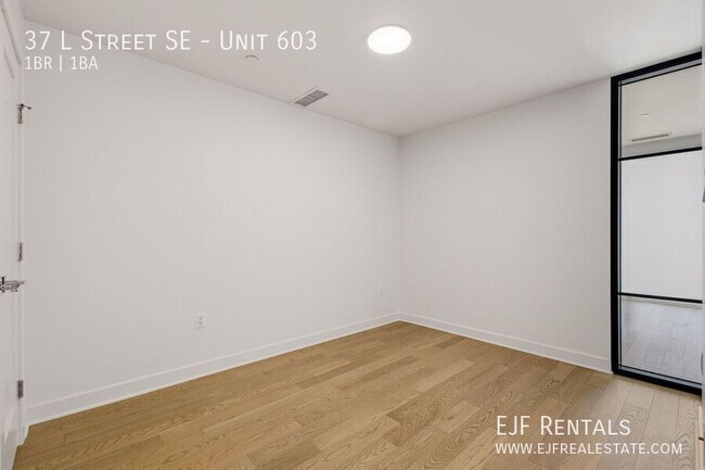 Building Photo - 37 L St SE