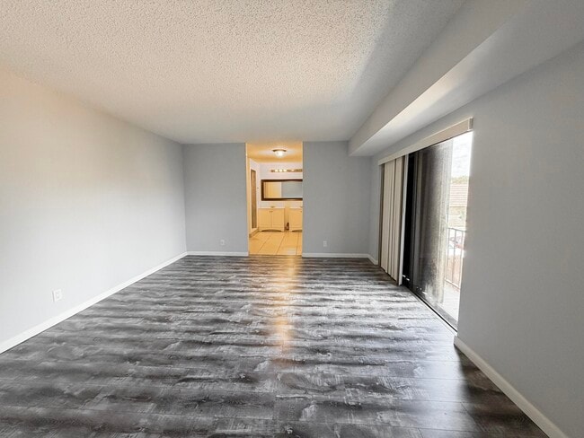 Building Photo - 731 Springdale Cir