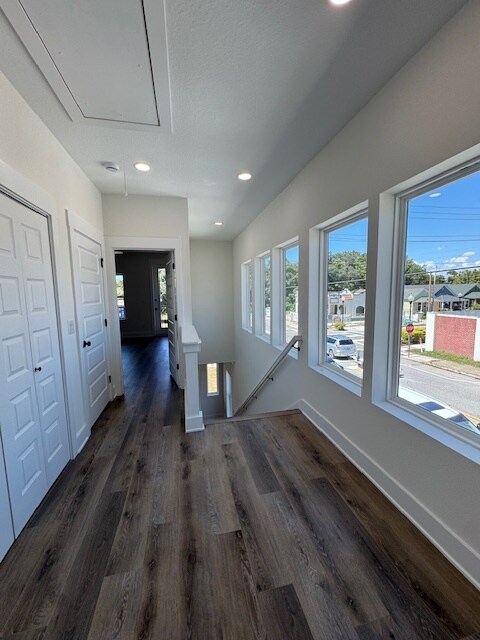 Building Photo - 580 N De Villiers St