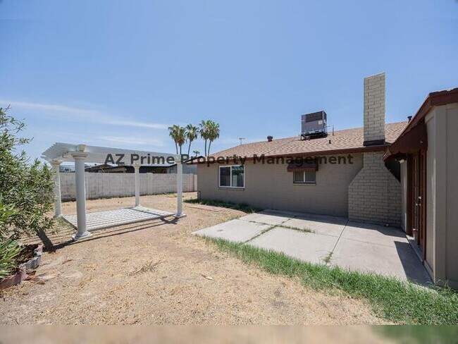 Building Photo - 1634 W Sack Dr